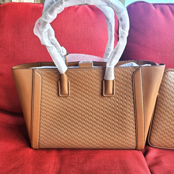 Michael Kors Kali Large Shoulder Tote W/ Laptop Case Vegan Leather Luggage - Picture 2 of 14